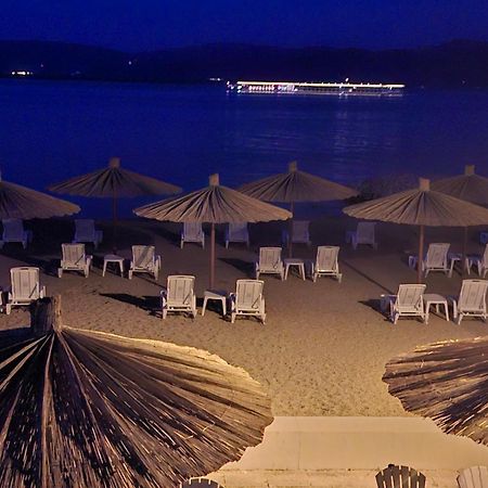 Moms House Hotel Golubac Bagian luar foto
