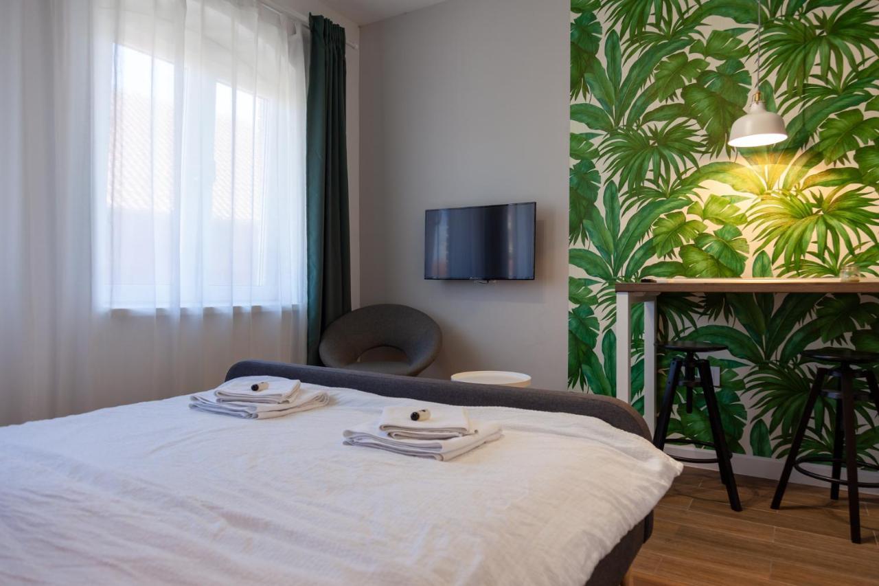 Moms House Hotel Golubac Bagian luar foto