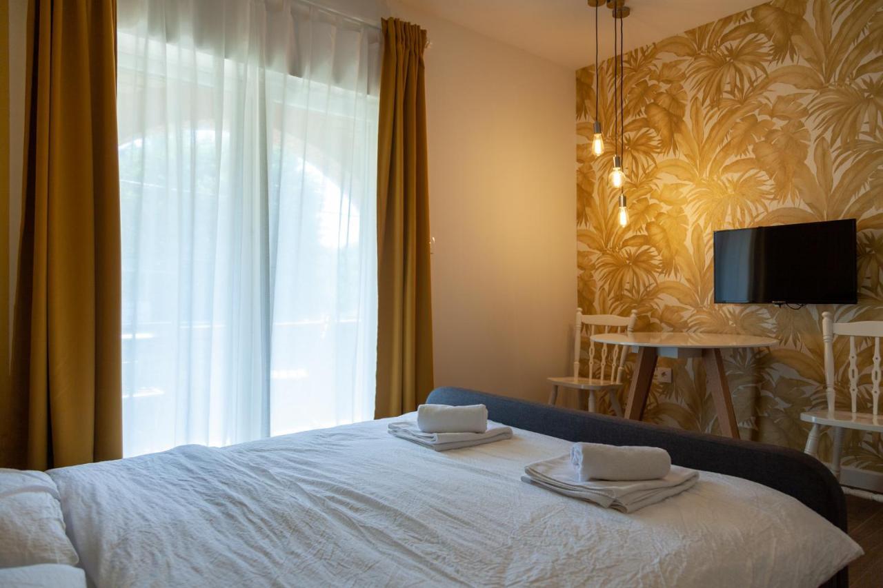 Moms House Hotel Golubac Bagian luar foto
