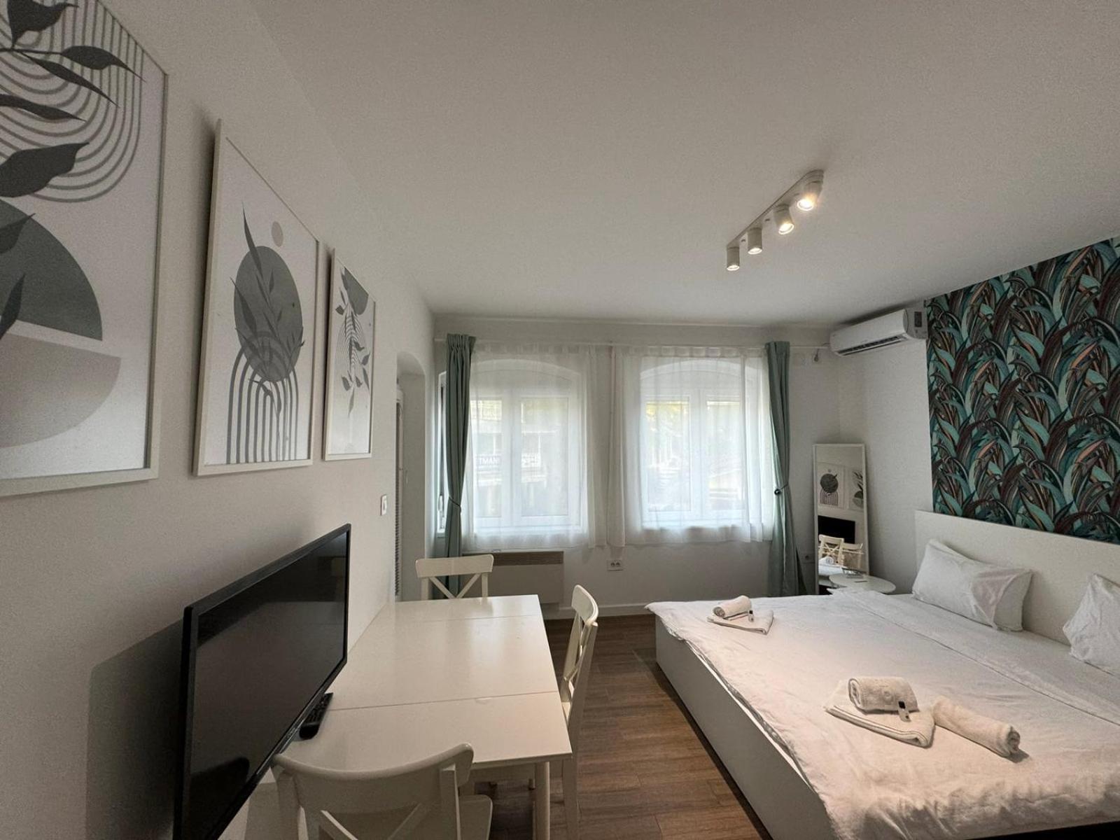 Moms House Hotel Golubac Bagian luar foto