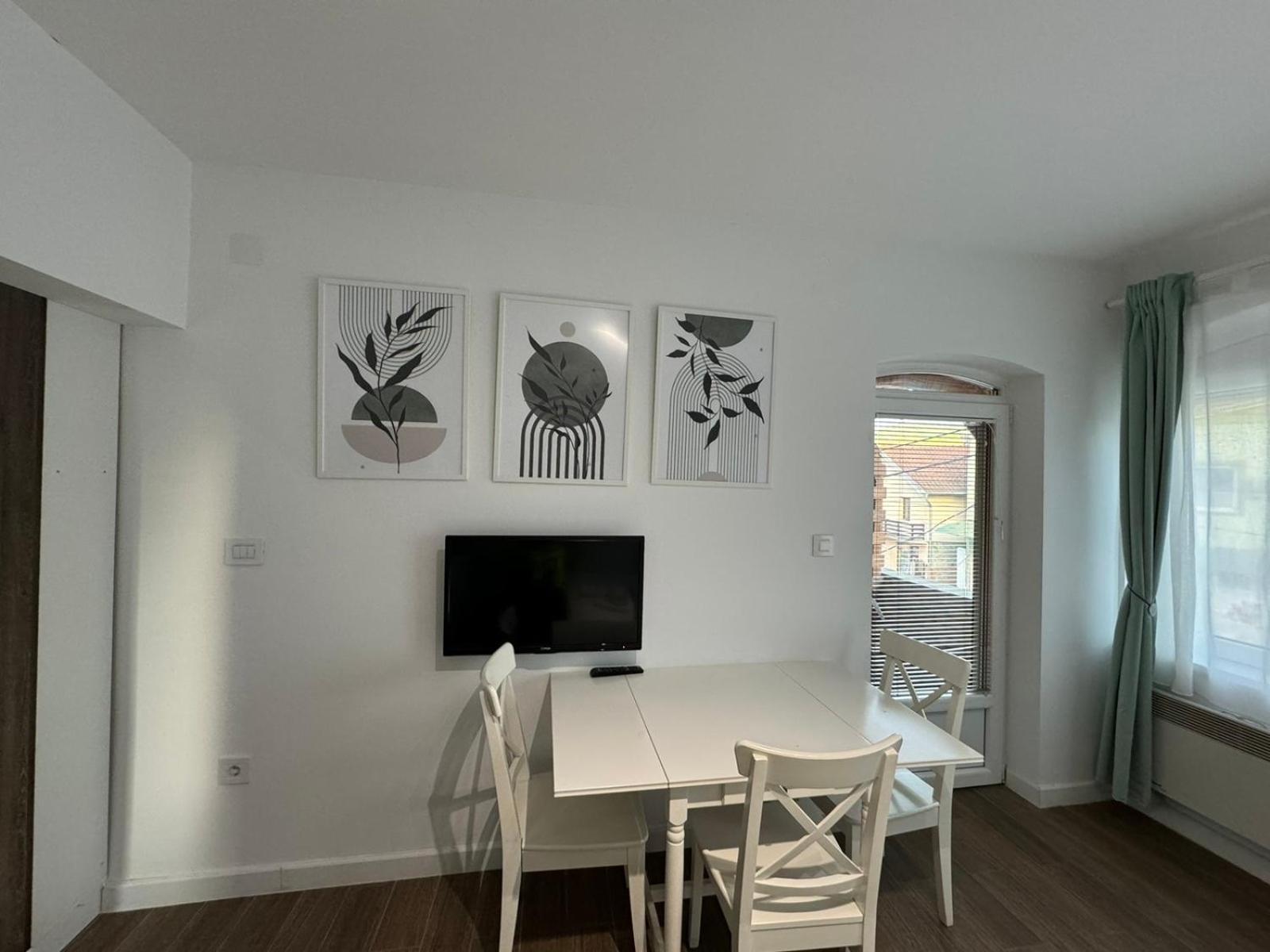 Moms House Hotel Golubac Bagian luar foto