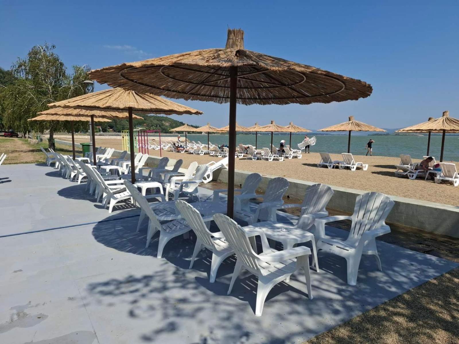 Moms House Hotel Golubac Bagian luar foto