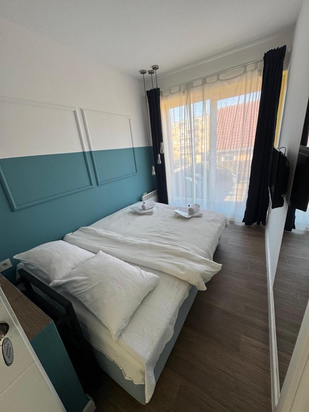 Moms House Hotel Golubac Bagian luar foto